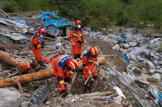 油動(dòng)式大載荷長(zhǎng)航時(shí)無(wú)人直升機(jī)——打造我國(guó)應(yīng)急救援、防汛救災(zāi)、森林草原消防的“新質(zhì)戰(zhàn)斗力”！